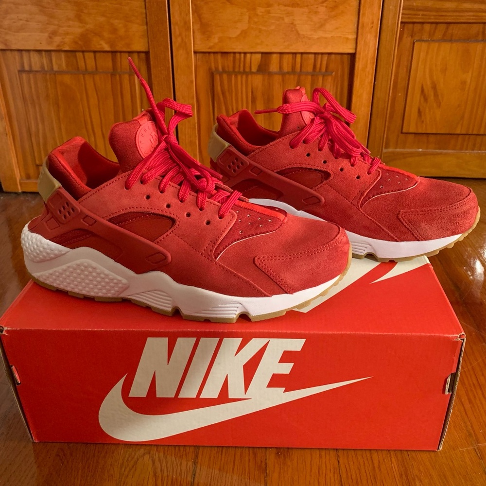 Women’s Air Huarache Run SD (gym red)